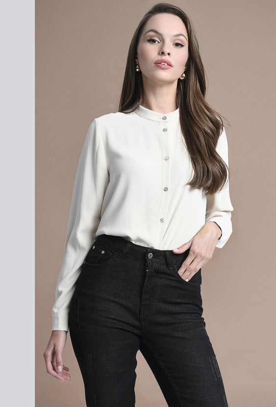 Biała koszula ze stójką