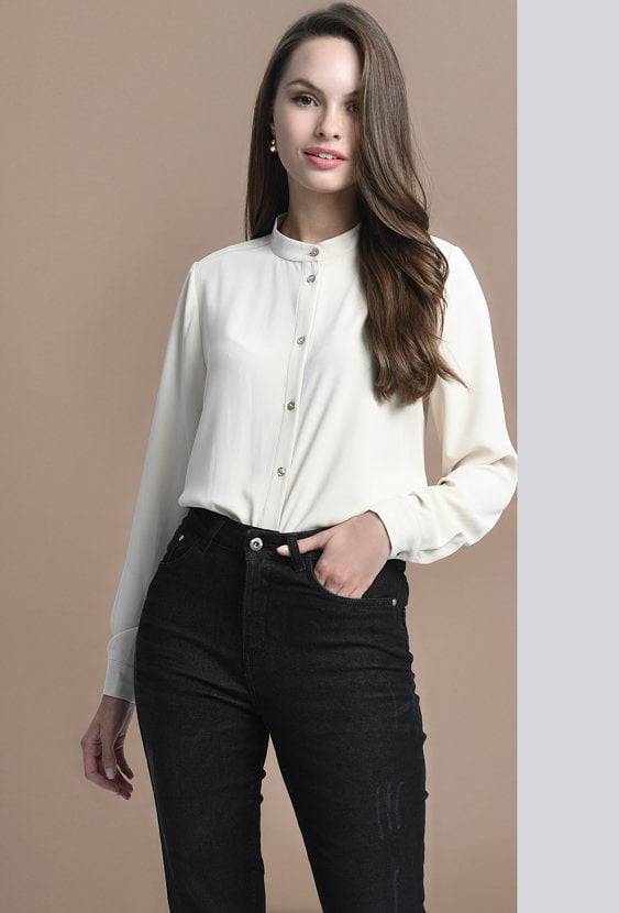 Biała koszula ze stójką