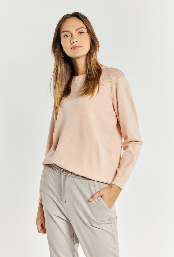 Sweter damski z delikatnym wzorem