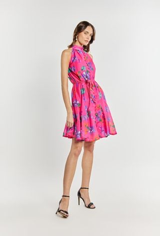 Wzorzysta sukienka z wiązaniem