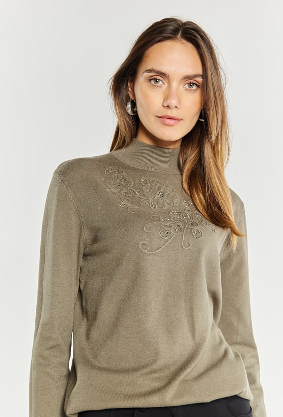 Sweter damski z haftem