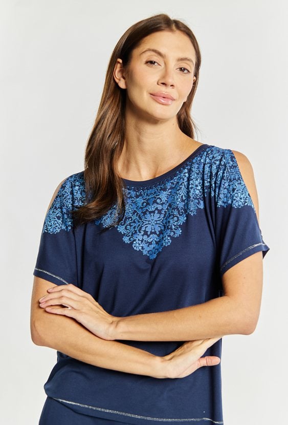 Wiskozowa góra od piżamy