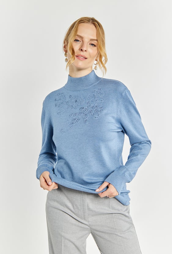 Sweter damski z haftem