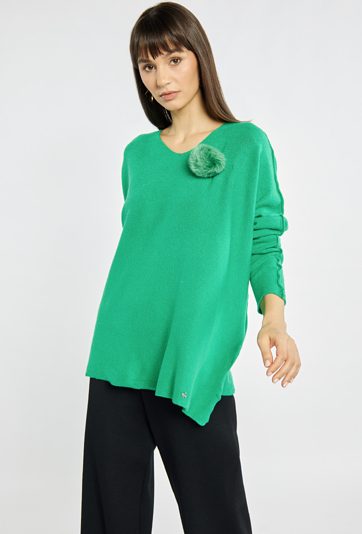 Sweter damski z futrzanym pomponem