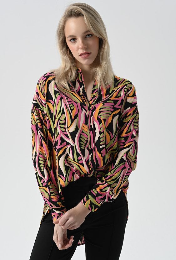 Koszula z wiskozy w energetyczny print