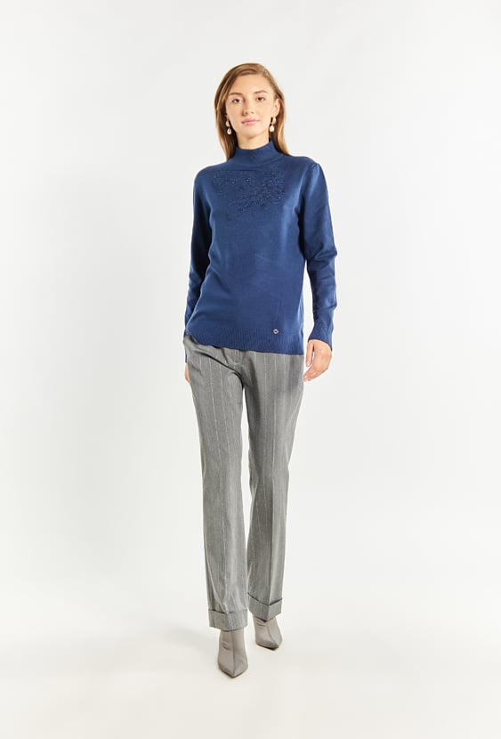 Sweter damski z haftem