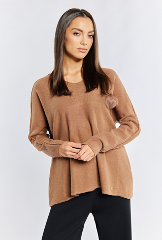 Sweter damski z futrzanym pomponem
