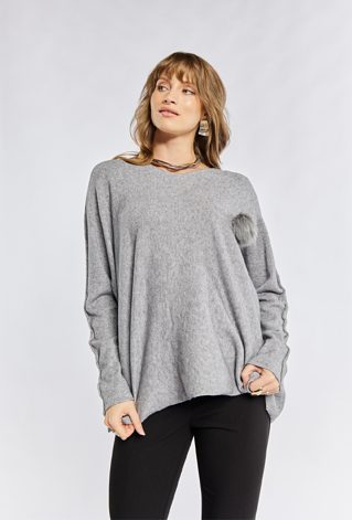 Sweter damski z futrzanym pomponem