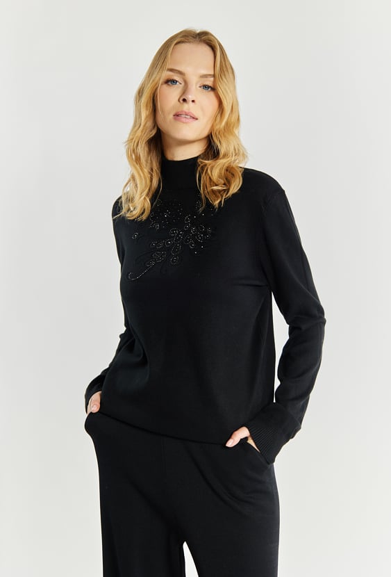 Sweter damski z haftem