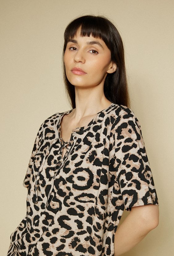 Wzorzysta koszulka od piżamy