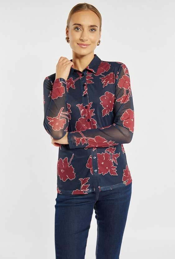 Koszula z kwiatowym motywem
