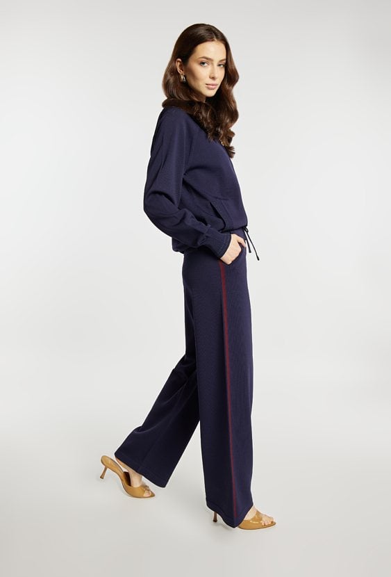 Luźne spodnie z wiązaniem