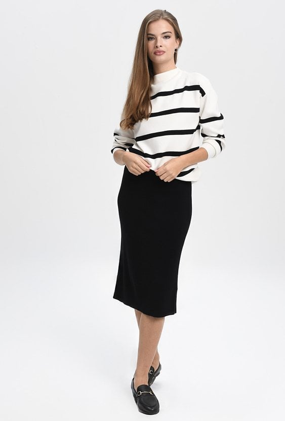 Dzianinowa czarna spódnica