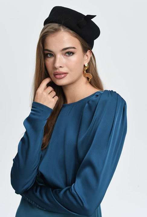 Satynowa bluzka z bufką