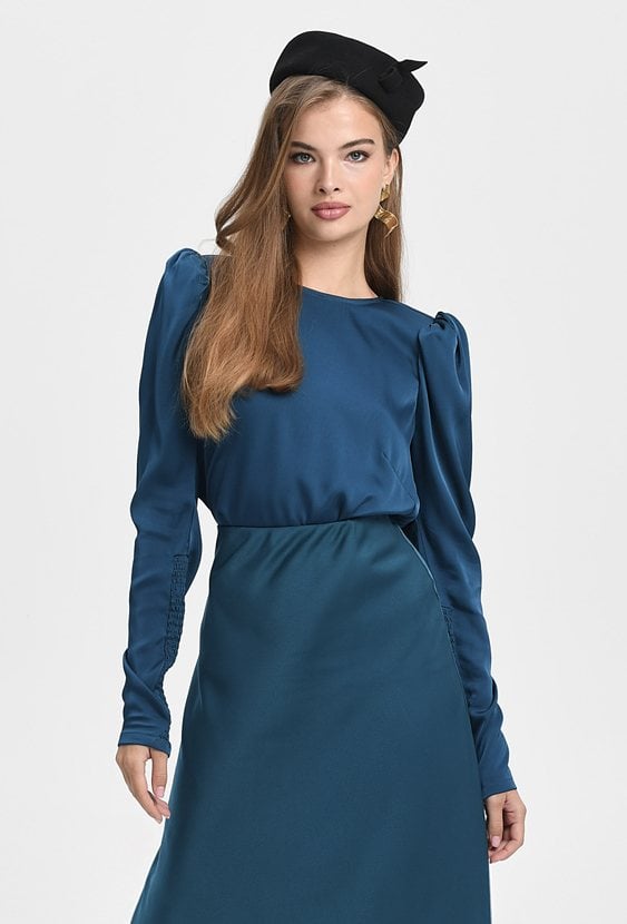 Satynowa bluzka z bufką