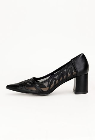 Czółenka z ażurowym wykończeniem