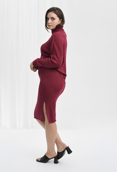 Ołówkowa spódnica z dzianiny