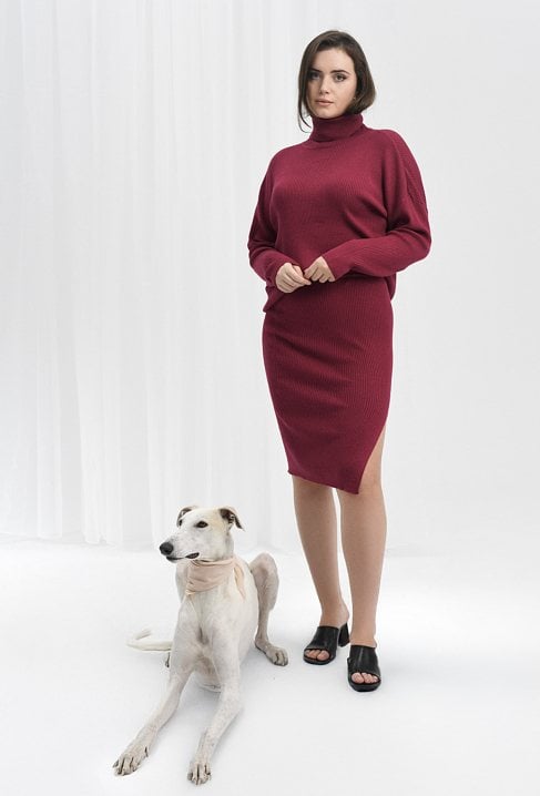 Ołówkowa spódnica z dzianiny