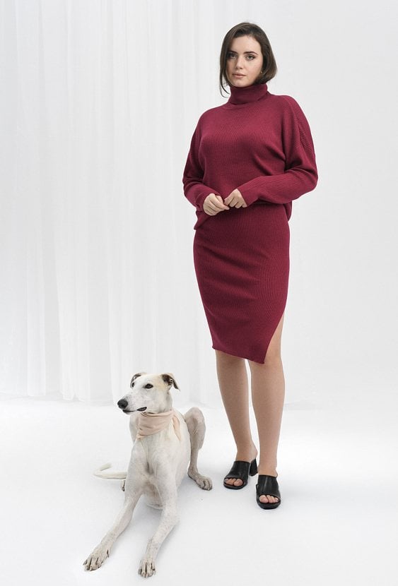 Ołówkowa spódnica z dzianiny