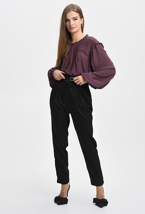 Bluzka z ozdobnym rękawem