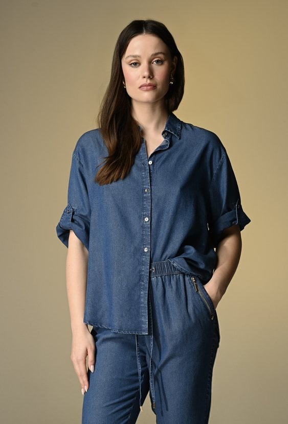 Dżinsowa koszula wykonana z layocellu