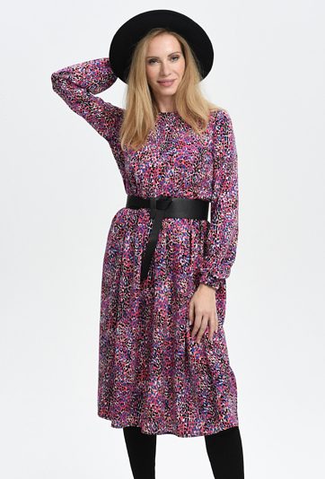 Satynowa sukienka w zwierzęcy print