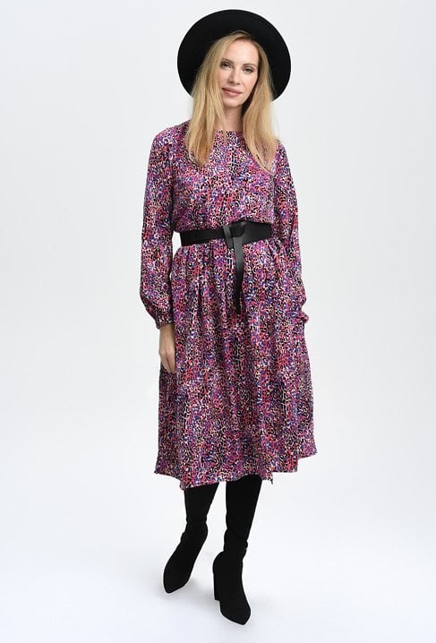 Satynowa sukienka w zwierzęcy print