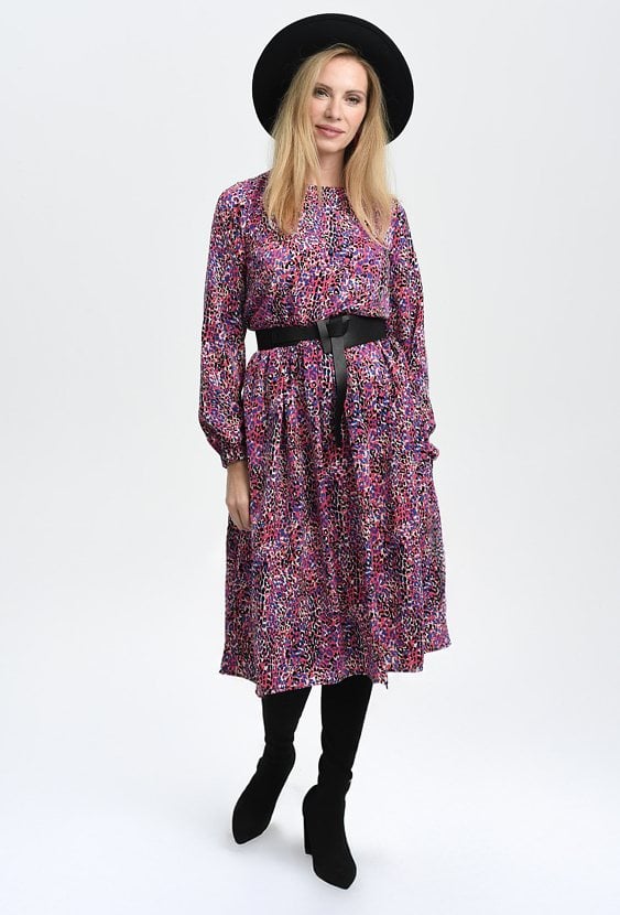 Satynowa sukienka w zwierzęcy print