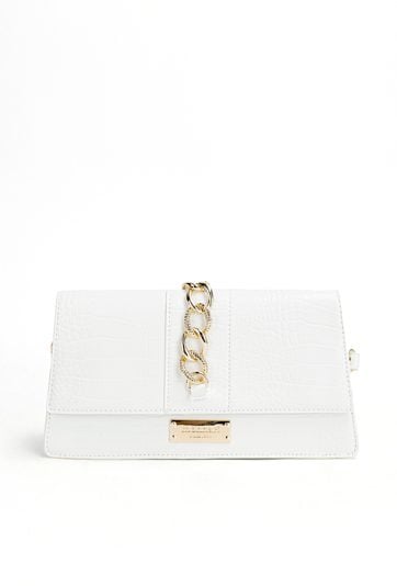 Kuferek z ozdobną aplikacją