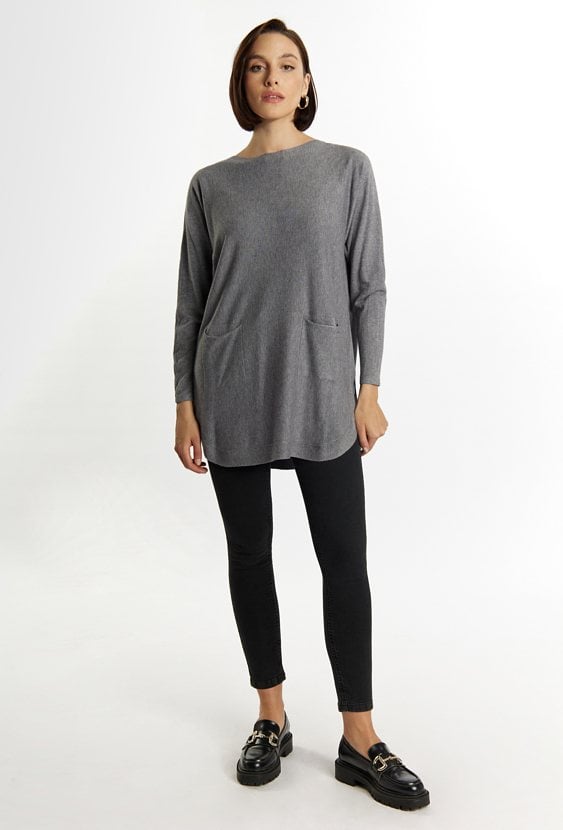 Sweter z kieszonkami