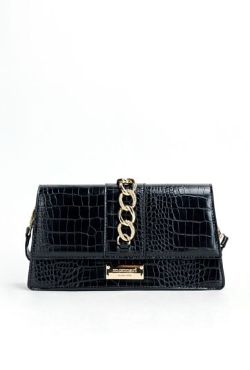 Kuferek z ozdobną aplikacją