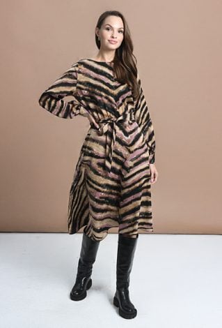 Elegancka sukienka w ciekawy wzór
