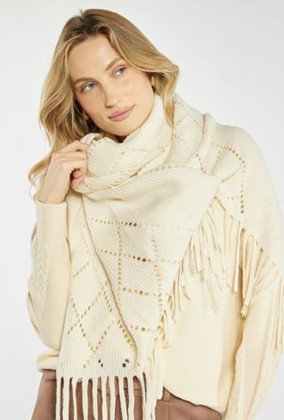 Ażurowy szal z frędzlami