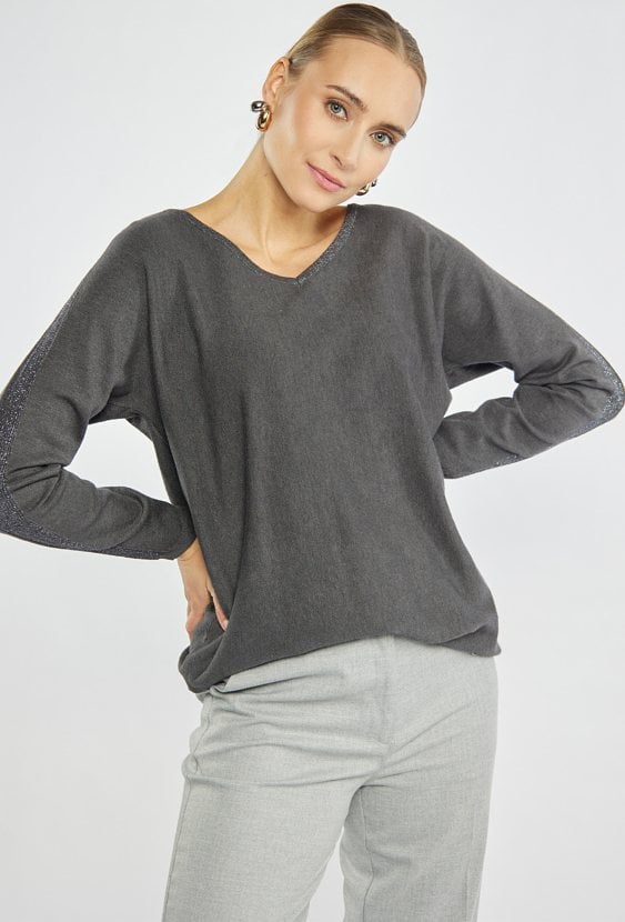 Sweter damski z połyskującym paskiem