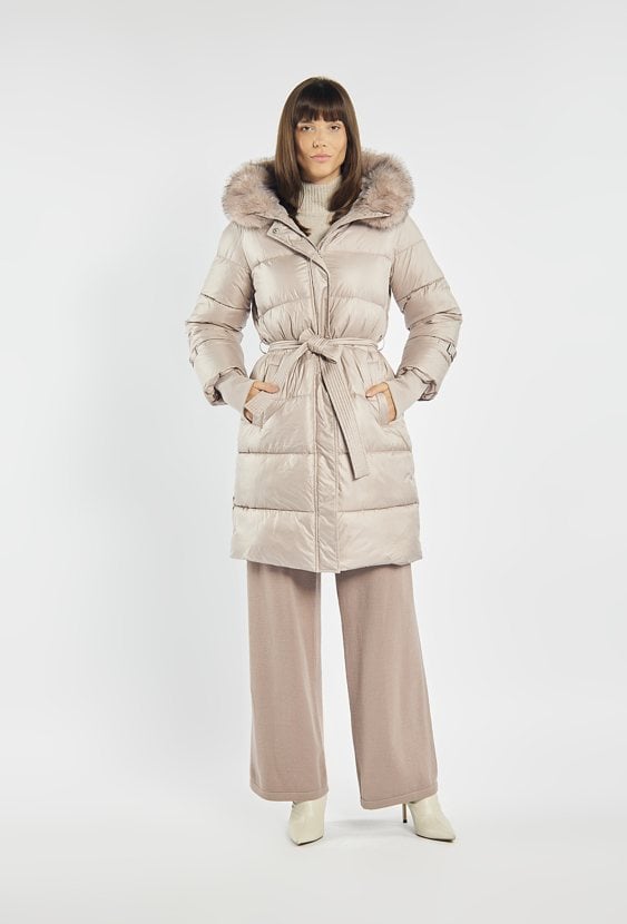 Płaszcz z wiązaniem