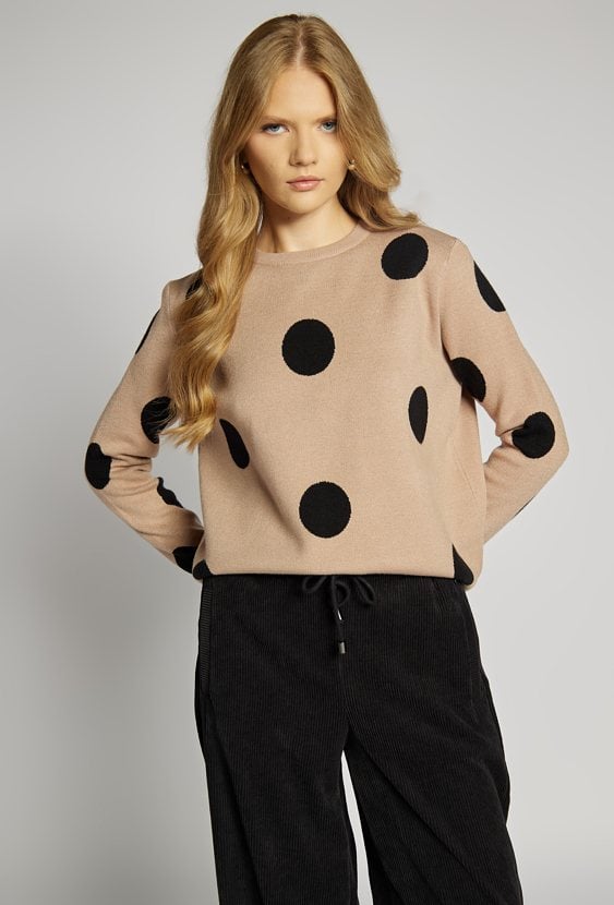 Sweter w grochy