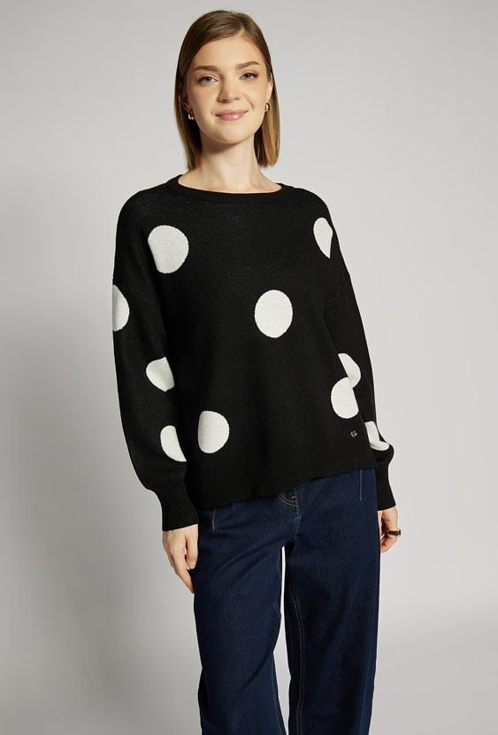 Sweter w grochy