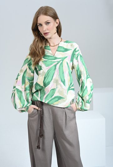 Zwiewna bluzka  w energetyczny wzór