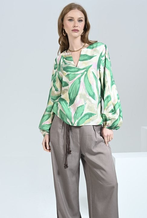 Zwiewna bluzka  w energetyczny wzór