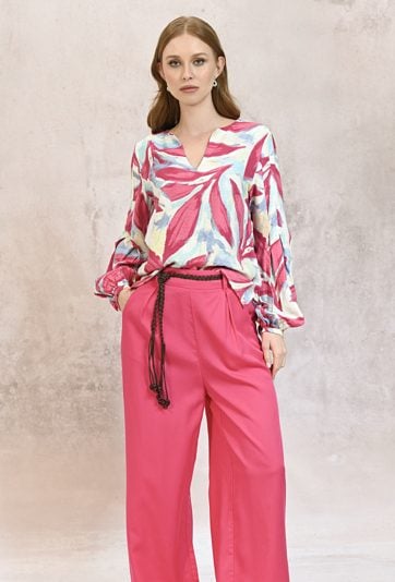 Zwiewna bluzka  w energetyczny wzór