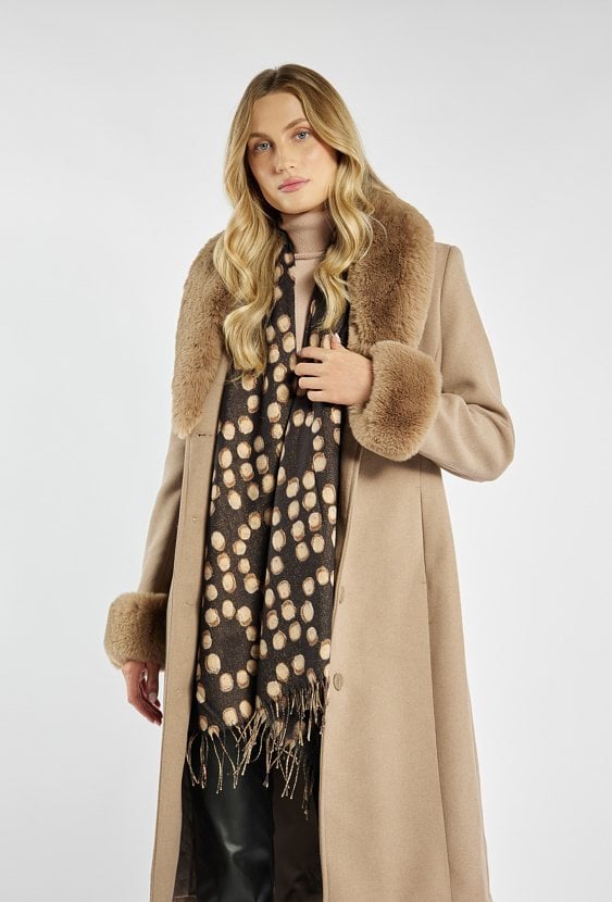 Elegancki szal w groszki