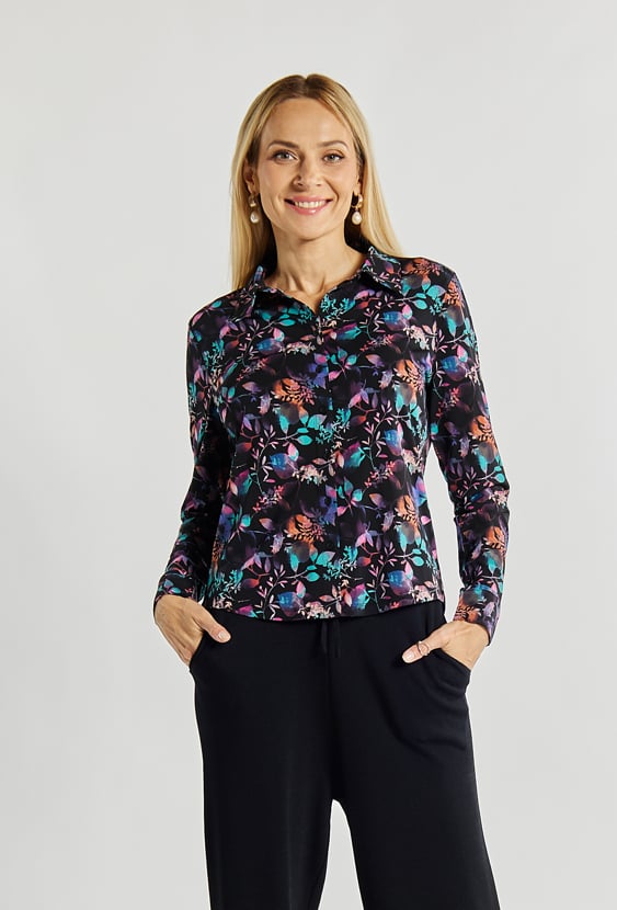 Wzorzysta koszula w kwiaty