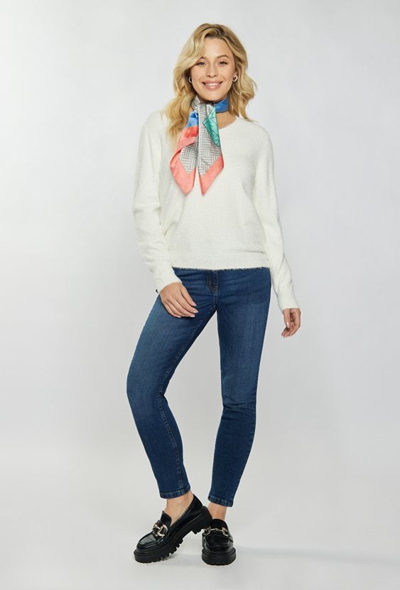 Sweter z krótkim włosiem