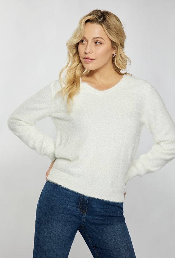 Sweter z krótkim włosiem