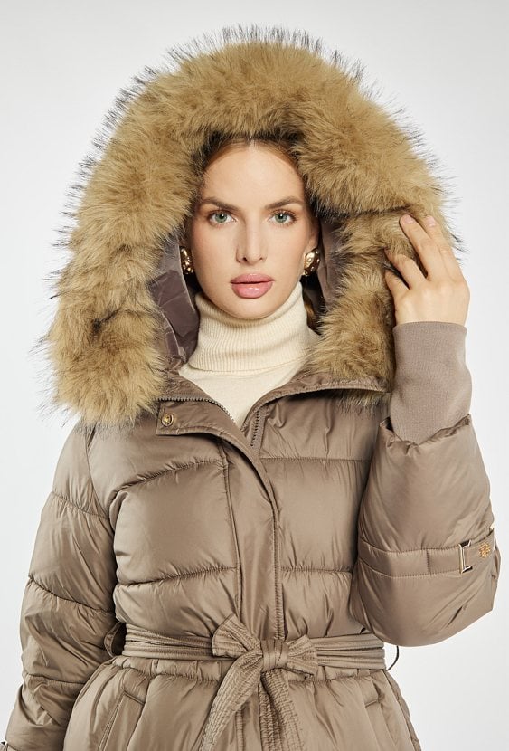 Płaszcz z wiązaniem