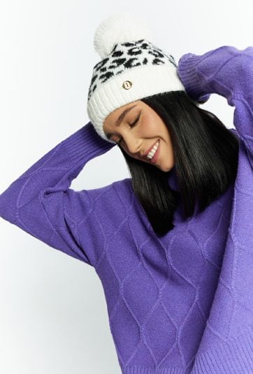 Czapka damska z pomponem