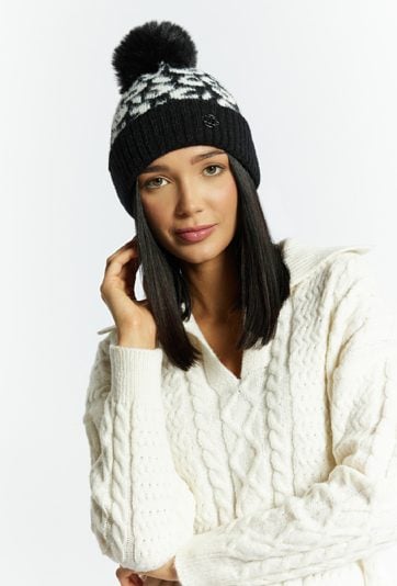 Czapka damska z pomponem