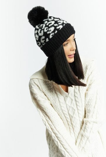 Czapka damska z pomponem