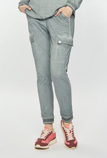 Dresowe spodnie z efektem sprania