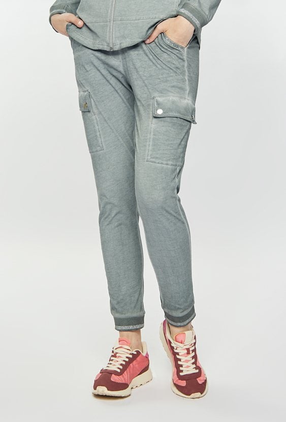 Dresowe spodnie z efektem sprania